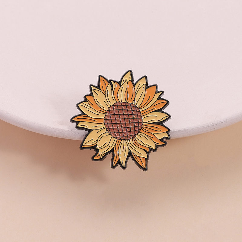 Spellette in smalto con design - Flower Frog Pin recensione e prezzo