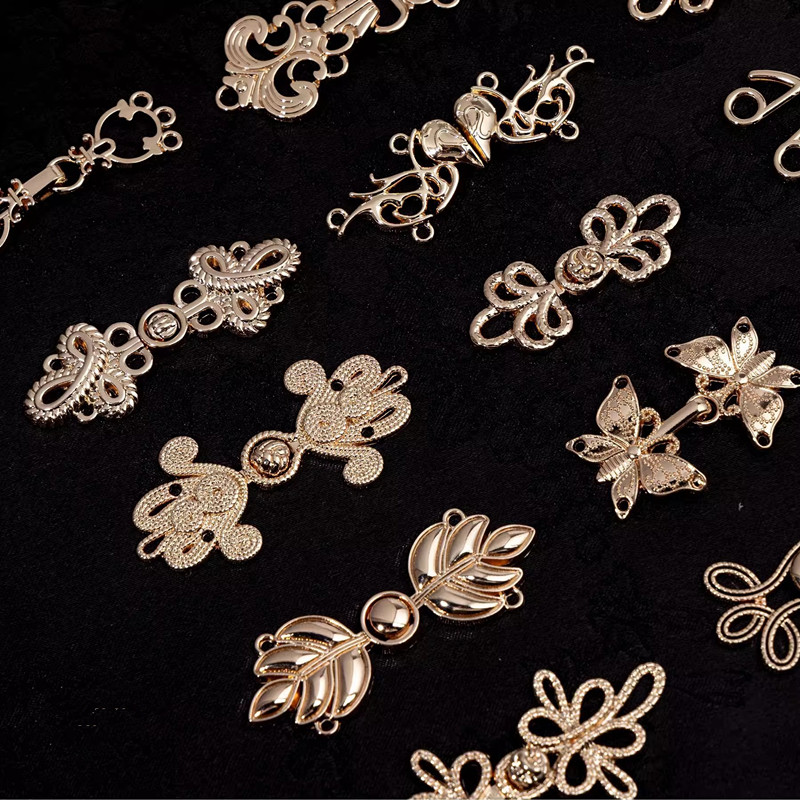 5 pezzi retrò bottoni in metal - Flower Frog Pin recensione e prezzo